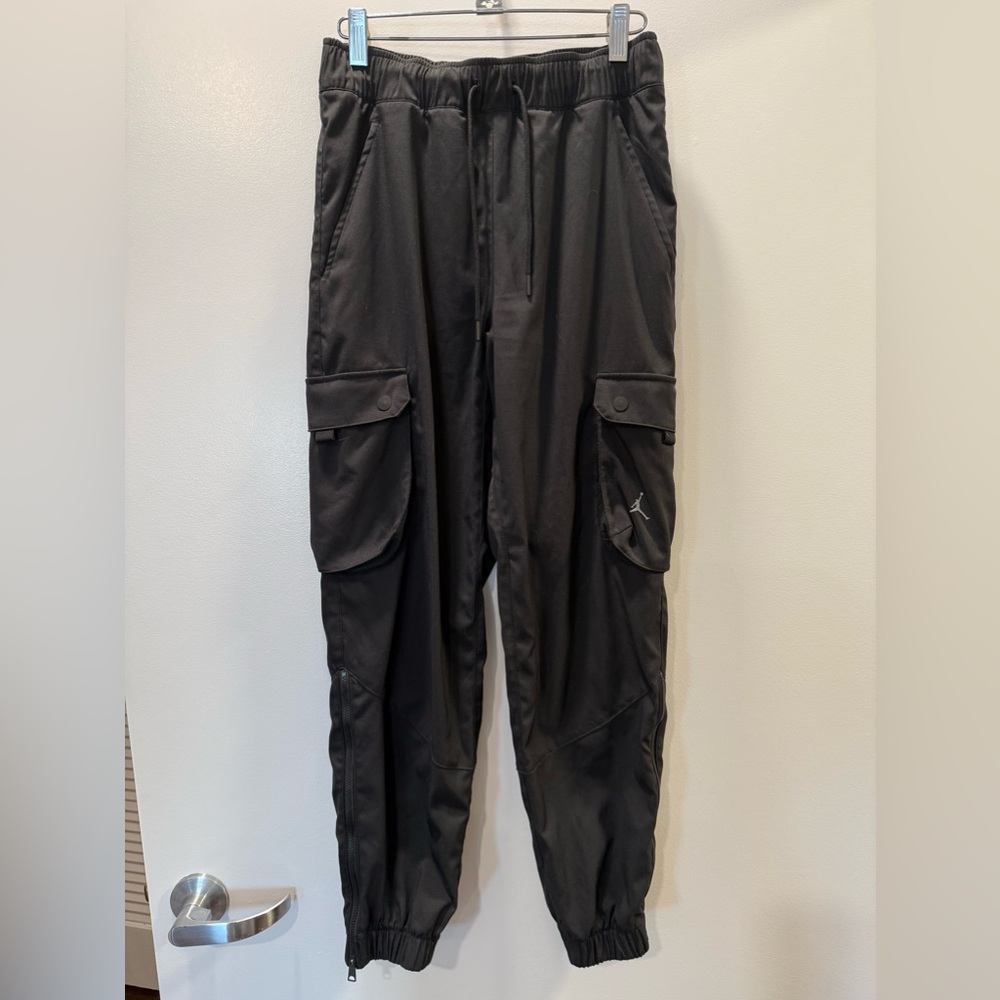 JORDAN Black Cargo Jogger Pants in XS